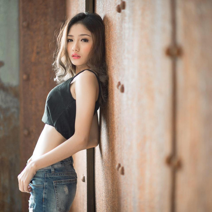 Vòng eo con kiến của nữ y tá làm nhiều chàng trai mất ngủ. Ảnh trong bài: Facebook nhân vật.