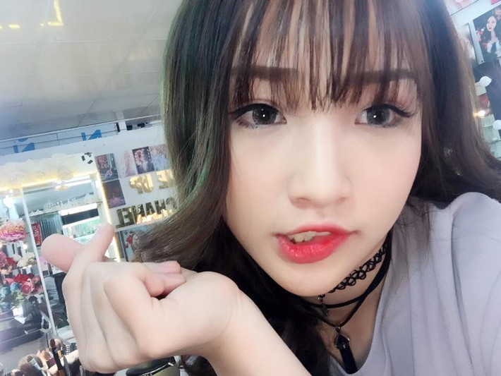 Nhận được sự quan tâm của mọi người khi còn khá sớm nhưng Nhật Hoa vẫn giữ thái độ khiêm nhường khi vướng phải các tin đồn không hay.