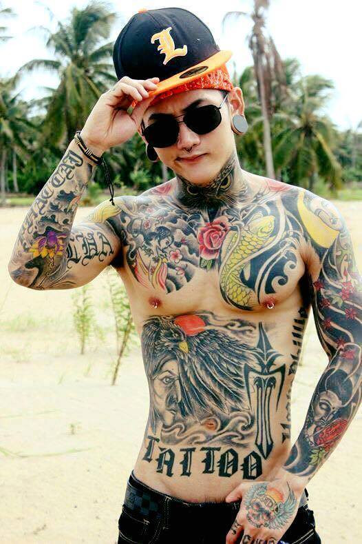 Nếu mọi chuyện đúng như suy đoán của cư dân mạng thì chân tướng hot boy xăm trổ Hoàng Anh Lê gây bão Facebook suốt thời gian qua đã quá rõ ràng. Nhân vật này có thể được cho là một "thanh niên sống ảo", chuyên bày ra những vụ "phốt" trên mạng xã hội, chấp nhận cho người khác chửi mình miễn sao có được nhiều người like fanpage và theo dõi trang cá nhân.