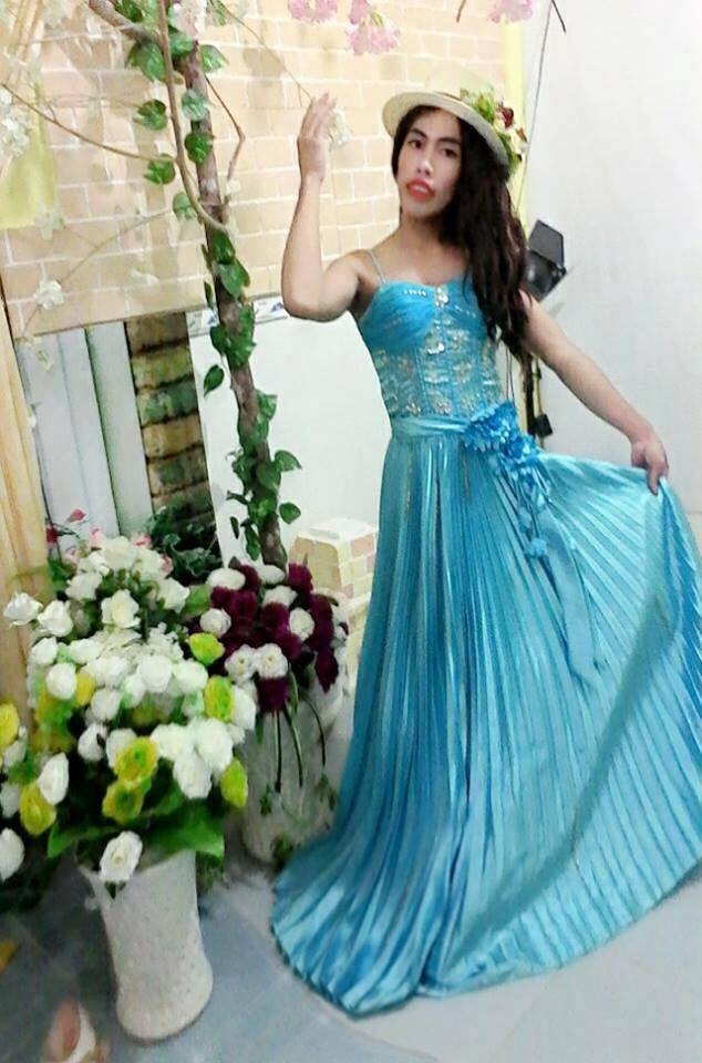 Nhiều người nhận xét rằng Tùng Sơn rất giống với cậu bé người Thái cũng thường có những bộ sưu tập thời trang "cây nhà lá vườn" vô cùng ấn tượng với thần thái và biểu cảm y hệt nhau, mặc dù của Tùng Sơn có phần đơn giản hơn. Ngoài ra, hình tượng của Tùng Sơn còn khiến nhiều bạn trẻ liên tưởng đến Happy Polla, một nhân vật đình đám của Thái Lan cũng nhờ xấu xí mà nổi tiếng.