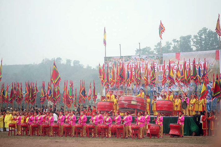 Không khí ngày hội vô cùng náo nhiệt.