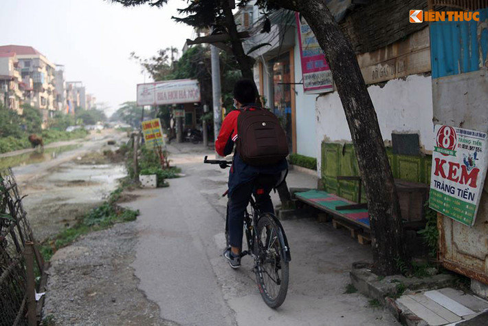 Việc di chuyển của người dân trở nên rất khó khăn.