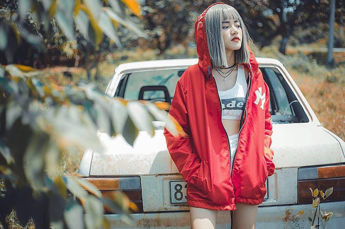Dù chưa đạt đến mức hot girl nổi tiếng đình đám nhưng Thùy Trâm với ngoại hình đẹp, chiều cao 1m67 cùng gout ăn mặc, thời trang đẹp mắt, hiện đại cũng đã từng được giới thiệu, đăng bài viết trên khá nhiều trang báo mạng, các trang tin giới trẻ. Ngoài ra từ lâu Thùy Trâm cũng đã chứng tỏ được tiềm năng trong lĩnh vực nghệ thuật của mình khi rất tích cực tham gia một số bộ phim sitcom, phim ngắn dành cho lứa tuổi học trò.