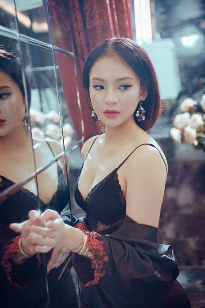Những gì Tiến Dũng làm được trong giải U23 châu Á vừa qua là niềm tự hào của Phương Anh và gia đình. Thân thiết với Tiến Dũng từ nhỏ, cô hiểu được niềm đam mê bóng đá của anh.