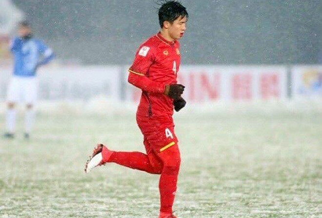 Cũng như Quang Hải, Xuân Trường, mọi thông tin liên quan đến Bùi Tiến Dũng đều được người hâm mộ “khai thác” tối đa. Cũng vì thế mà cô em gái xinh như hot girl của trung vệ người Hà Tĩnh được nhiều người biết đến.