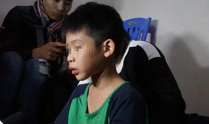 Thông tin về sự việc cháu Trần D. N. (9 tuổi) nghi bị bố đẻ là Trần T .L. (35 tuổi, xã Vân Nội, Đông Anh, Hà Nội) bạo hành bằng dây điện đang khiến dư luận xôn xao.