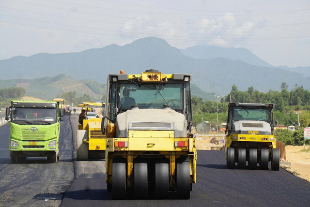‘Vượt nắng, thắng mưa’ nối thêm 221 km cao tốc Bắc - Nam dịp 2-9 ảnh 9 ‘Vượt nắng, thắng mưa’ nối thêm 221 km cao tốc Bắc - Nam dịp 2-9 ảnh 9