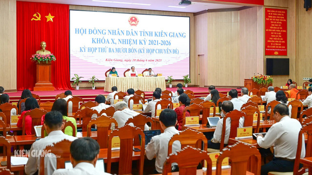 Quang cảnh kỳ họp. kg1.jpg