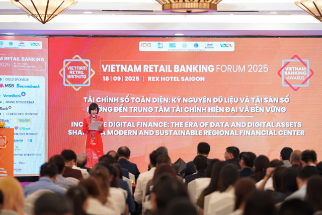 Toàn cảnh Diễn đàn Ngân hàng Bán lẻ Việt Nam 2025. z7024090234756-7ec496e01ffc9a12c9c0f9d856c6371f.jpg
