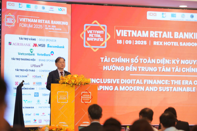 TSKH. Phan Xuân Dũng - Chủ tịch Liên hiệp các Hội Khoa học và Kỹ thuật Việt Nam, phát biểu khai mạc Diễn đàn Ngân hàng Bán lẻ Việt Nam 2025. z7024090254609-427f459f18b556f016886466cb499f48.jpg