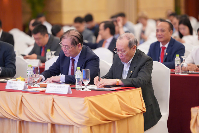 TSKH. Phan Xuân Dũng - Chủ tịch Liên hiệp các Hội Khoa học và Kỹ thuật Việt Nam tham dự Diễn đàn Ngân hàng Bán lẻ Việt Nam 2025. z7024090294414-5168d747a20af91f8a6a063d19b91980.jpg