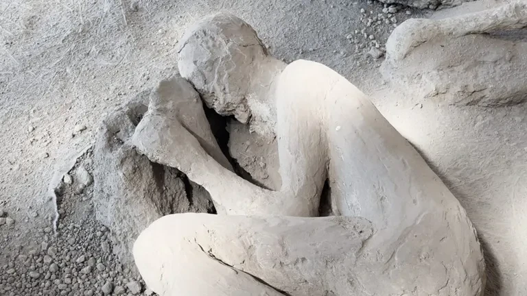 Bí ẩn thi hài người đàn ông ở Pompeii mang theo bộ dụng cụ y tế