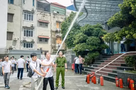 Thực tập phương án cứu hộ cứu nạn tại Tòa nhà Kinh Bắc Thăng Long