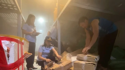  Quảng Ninh phát hiện 2 tấn thực phẩm "bẩn"