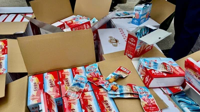 Thu giữ 14.000 gói Thanh Cua tẩm vị ăn liền nhập lậu