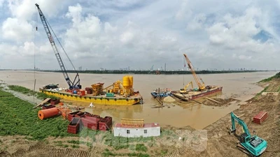 Công trường xây dựng cầu Tứ Liên sau 1 tháng thi công