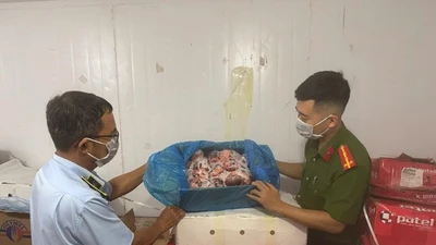 Kiểm tra kho hàng đông lạnh của Công ty Thịnh Phát Food