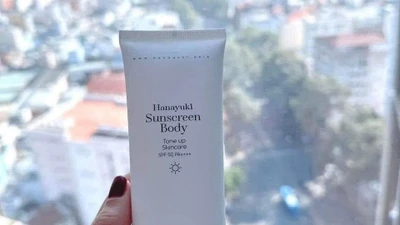 Đoàn Di Băng xin lỗi vụ kem chống nắng Hanayuki bị thu hồi