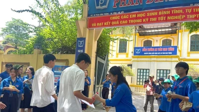 Sáng nay 26/6, hơn 1,16 triệu thí sinh dự thi môn Ngữ văn tốt nghiệp THPT