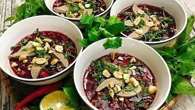 Hai người tử vong sau khi ăn tiết canh lợn ở Hưng Yên