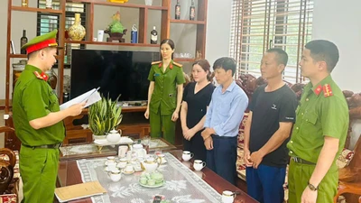 Chủ xưởng sản xuất hàng loạt đồ ăn vặt giả bị khởi tố