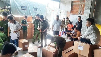 Phát hiện gần 8 tấn sữa, thực phẩm chức năng không xuất xứ
