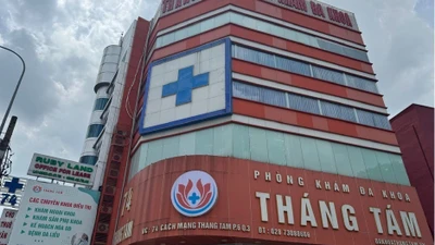 Phòng khám Đa khoa Tháng Tám tiếp tục tái phạm “vẽ bệnh, moi tiền”