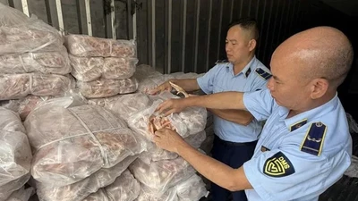 Lào Cai thu giữ trên 1,5 tấn chân gà đông lạnh không xuất xứ