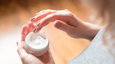 Thu hồi Kem dưỡng trắng da chống nắng – giữ ẩm white sắc hồng
