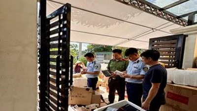 Xử phạt hơn 30 triệu đồng một cơ sở kinh doanh hàng nhập lậu