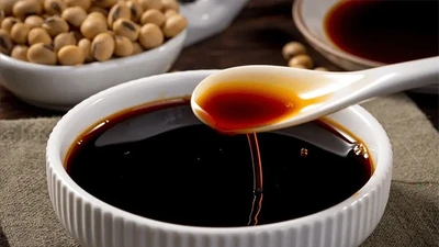 Cách chọn nước tương ngon, an toàn