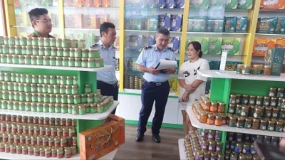 Tạm giữ hơn 23.000 lọ yến chưng của Yến sào Tuấn Dương & TKT