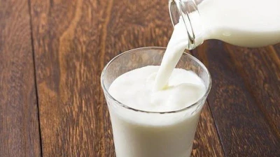 Uống sữa khi bụng đói có nhiều tác hại