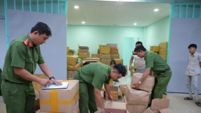 Triệt phá cơ sở sản xuất, tiêu thụ mỹ phẩm giả quy mô lớn