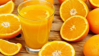Đầu độc cơ thể khi uống nước cam theo cách này