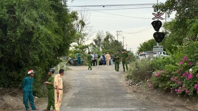 Băng qua đường sắt, hai người bị tàu hỏa tông tử vong