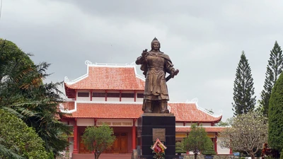 Giống nhau khó tin giữa vua Quang Trung và Napoleon Đại đế 
