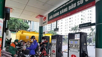 Giá xăng hôm nay 02/7: Bất ngờ tụt dốc?