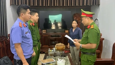 Khởi tố đối tượng thuê 2 xe ô tô rồi mang đi cầm cố