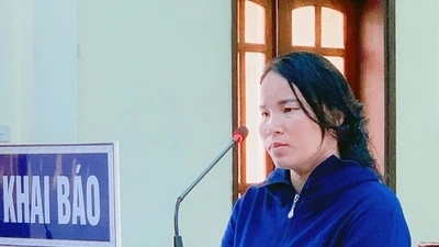 Đến nhà chị chồng chơi, "tiện tay" trộm tiền, vàng để tiêu xài
