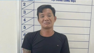 Bắt đối tượng giết người vì cho rằng bị nhìn đểu