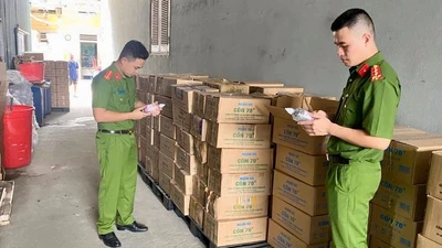 Triệt phá đường dây sản xuất cồn y tế giả ở Hà Tĩnh