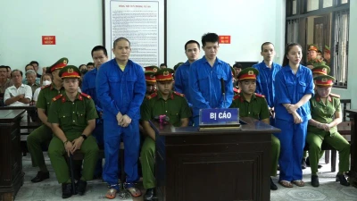 Cặp vợ chồng dắt nhau vào tù vì buôn “cái chết trắng"