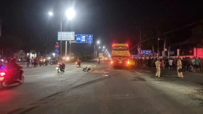 Xe máy va chạm xe khách, người đàn ông tử vong tại chỗ