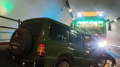 Hai ô tô đối đầu trong hầm Đèo Ngang, 2 người tử vong