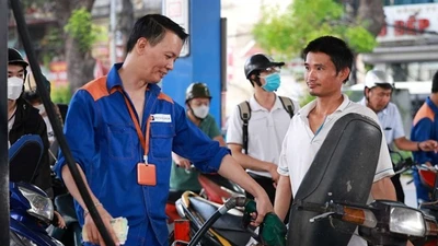 Giá xăng hôm nay 16/5: Tăng bật dữ dội?