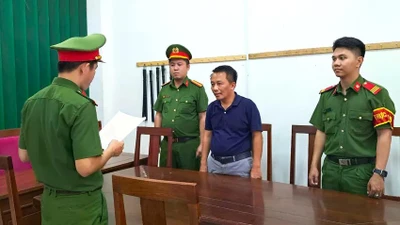 Đại gia gỗ nhận “chạy án”, chiếm đoạt gần 637.000 USD