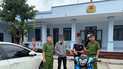 Bắt 2 đối tượng cướp tài sản người đi đường ở Lâm Đồng