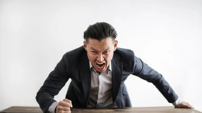 Nhận diện 3 dấu hiệu đàn ông EQ thấp, khó tạo hạnh phúc