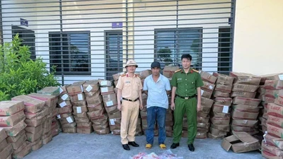 Thu giữ 112.000 gói măng tẩm gia vị không rõ nguồn gốc